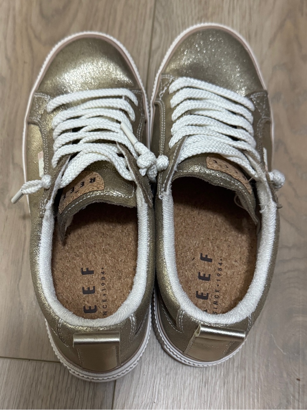Reef Women's Lay Day Dawn Metallic Sneakers Sz. 8 Champagne Suede - Picture 8 of 13